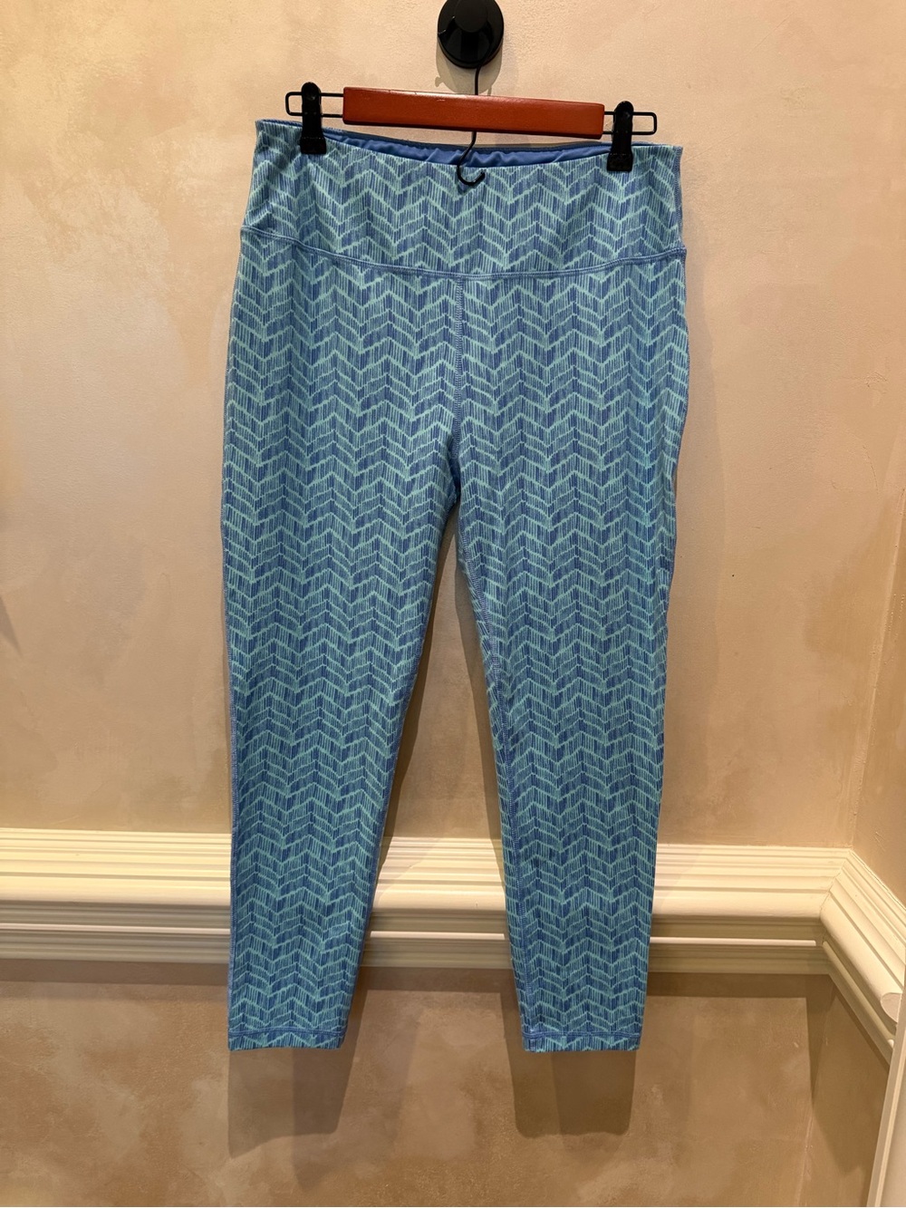 Vineyard Vine’s Blue Patterned Leggings